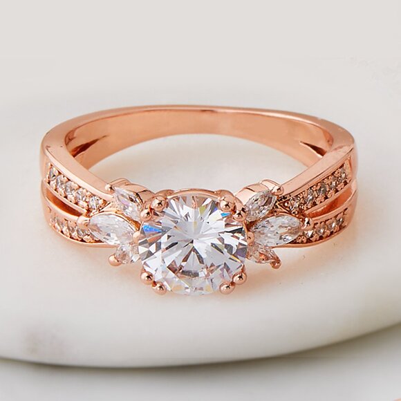 Rose Gold ring, 18k Rosegold finish From the Charmed Aroma - Picture 1 of 2